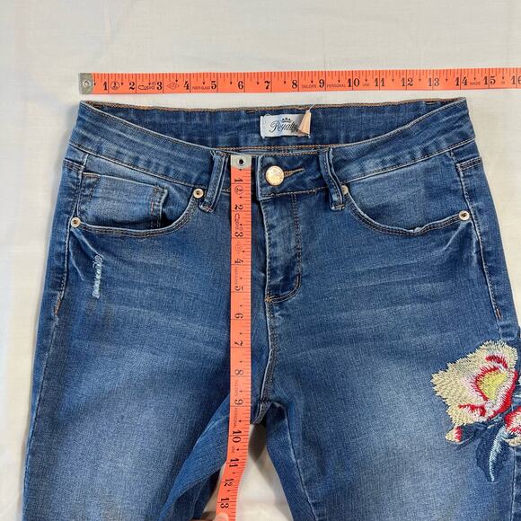 Royalty For Me Women's 6 Midrise Boho Embroidered Jeans Medium Wash - Picture 7 of 9